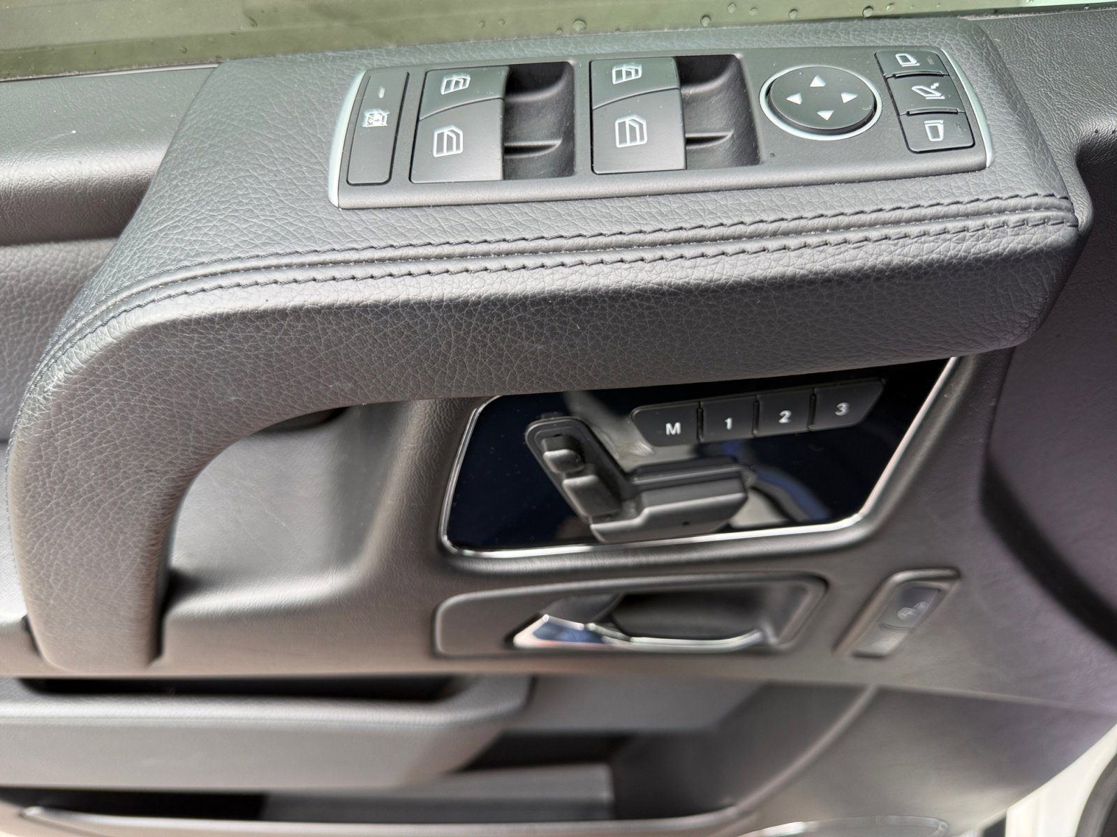 Used 2017 Mercedes-Benz G 550 image 18