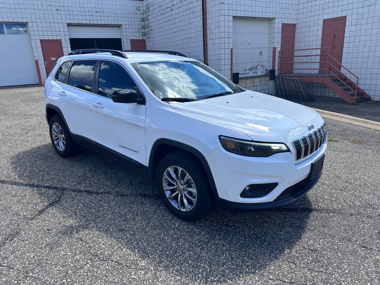 Used 2022 Jeep Cherokee Latitude Lux image 2