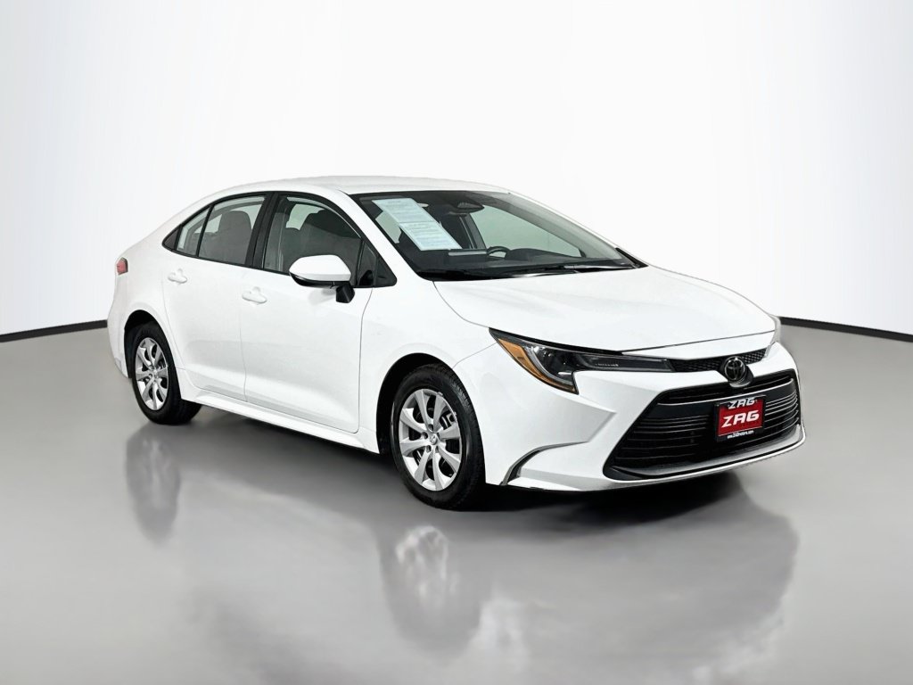 Used 2025 Toyota Corolla LE FWD image 7