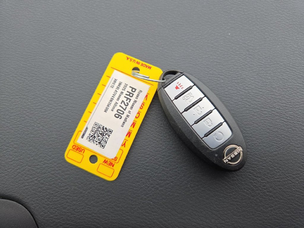 Used 2025 Nissan Altima 2.5 SV FWD image 30