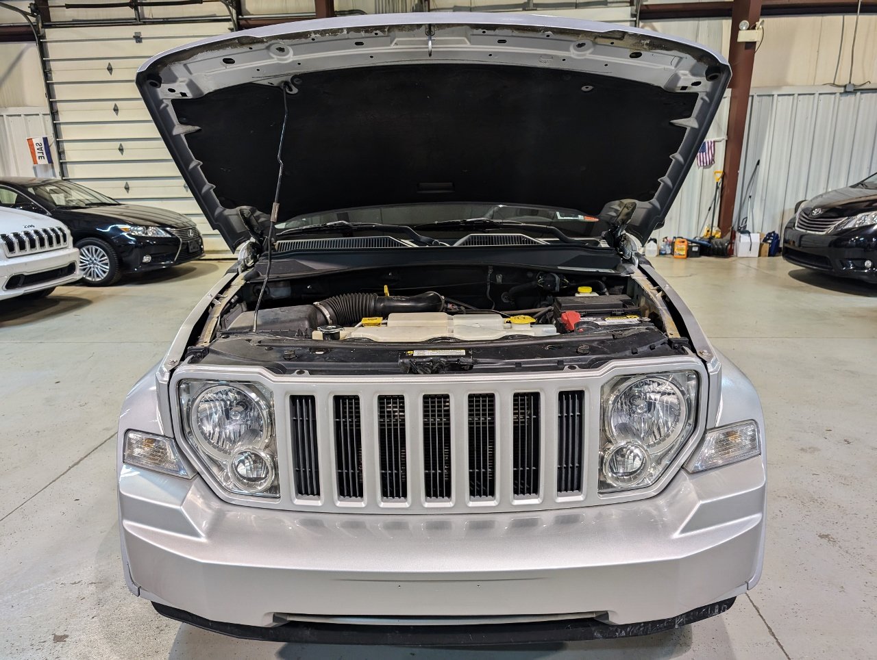 Used 2010 Jeep Liberty Sport w/ Popular Equipment Group AWD/4WD image 41