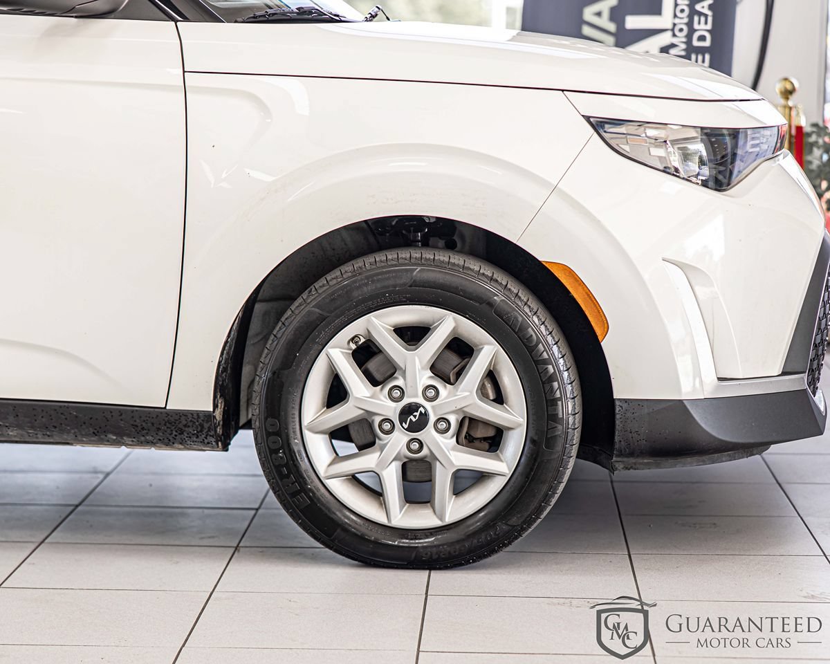 Used 2023 Kia Soul LX w/ Option Group 015 FWD image 11