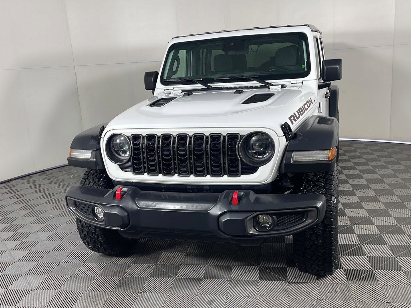 Used 2024 Jeep Wrangler Unlimited Rubicon image 3