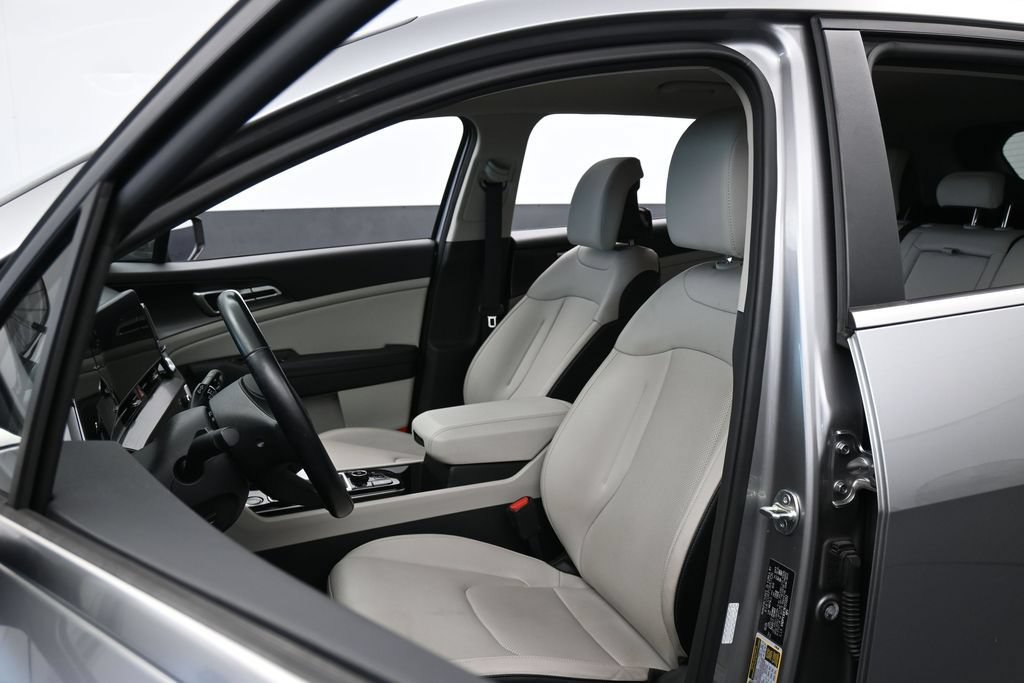 Used 2024 Kia Sportage EX FWD image 10