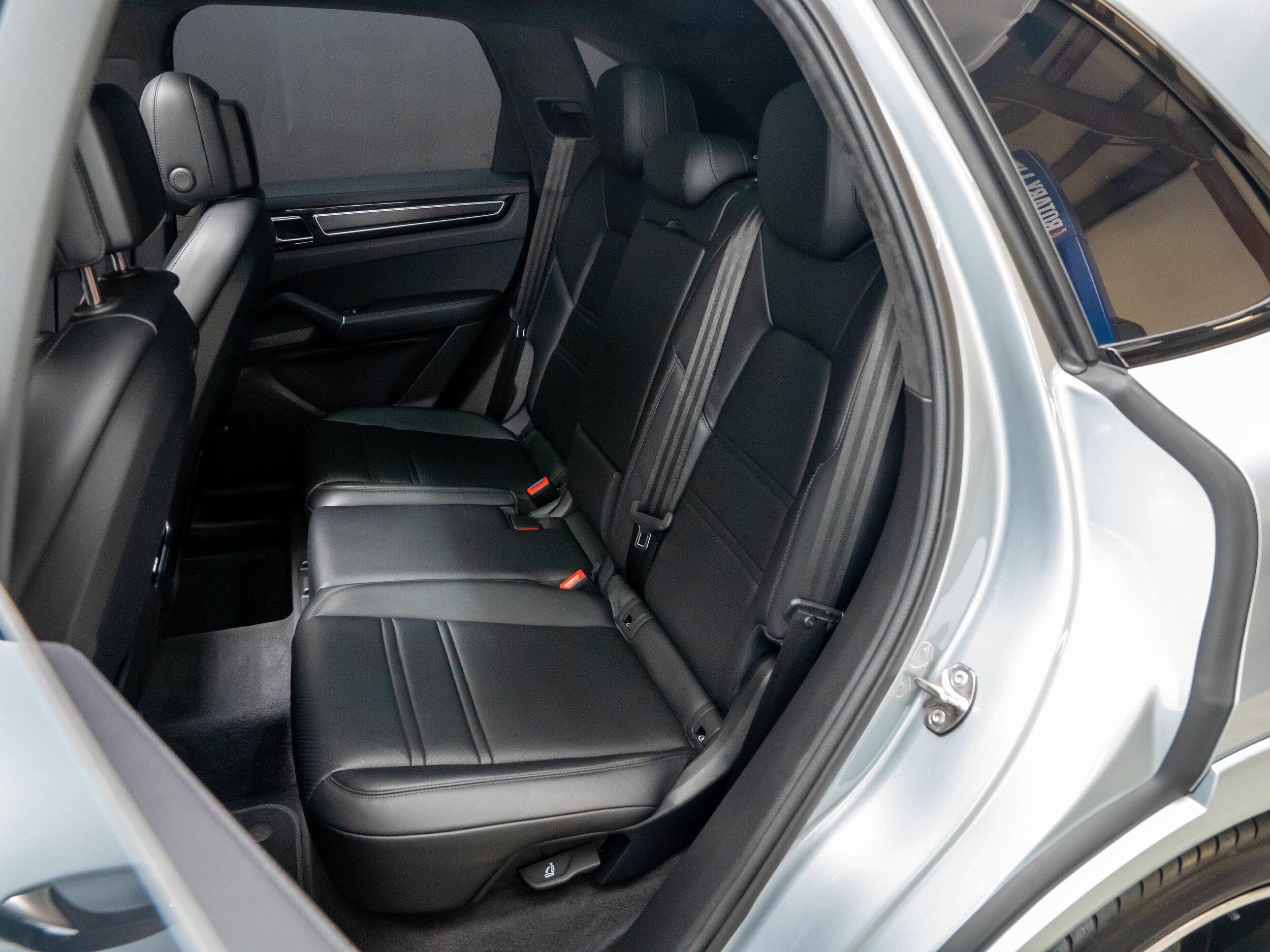 Used 2022 Porsche Cayenne GTS AWD/4WD image 38