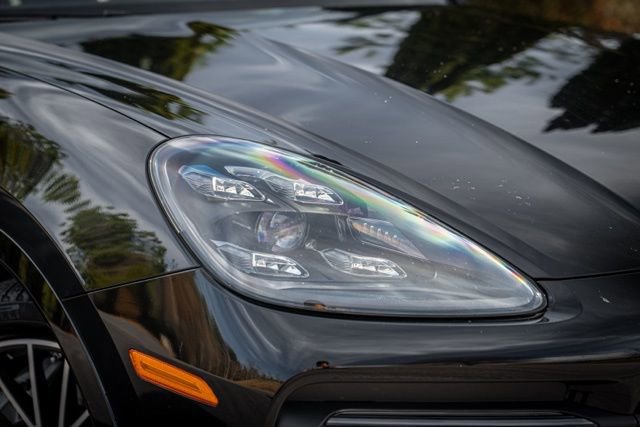 Used 2022 Porsche Cayenne Platinum Edition image 8