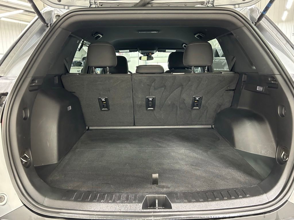 Used 2025 Chevrolet Equinox LT AWD/4WD image 22