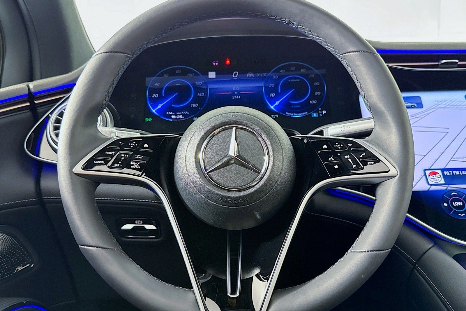 Certified 2025 Mercedes-Benz EQS 450+ 4MATIC SUV image 18