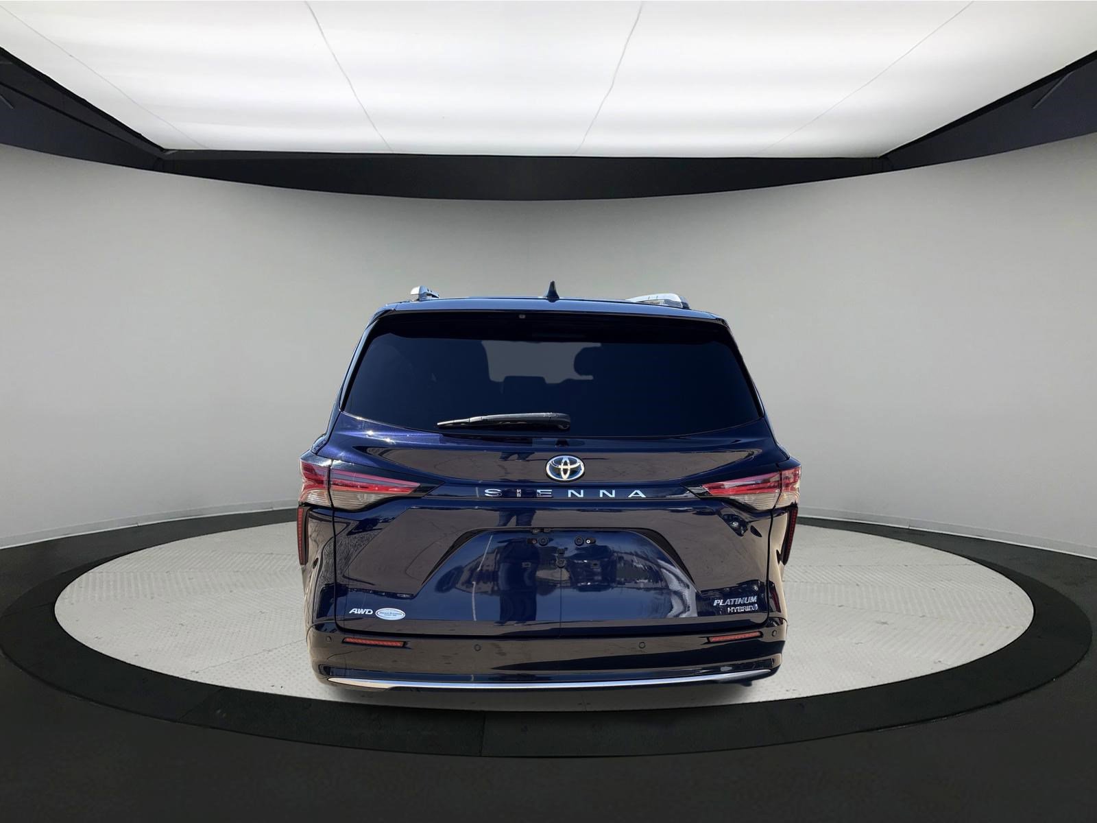 Used 2021 Toyota Sienna Platinum w/ Outdoor Package (TMS) image 6