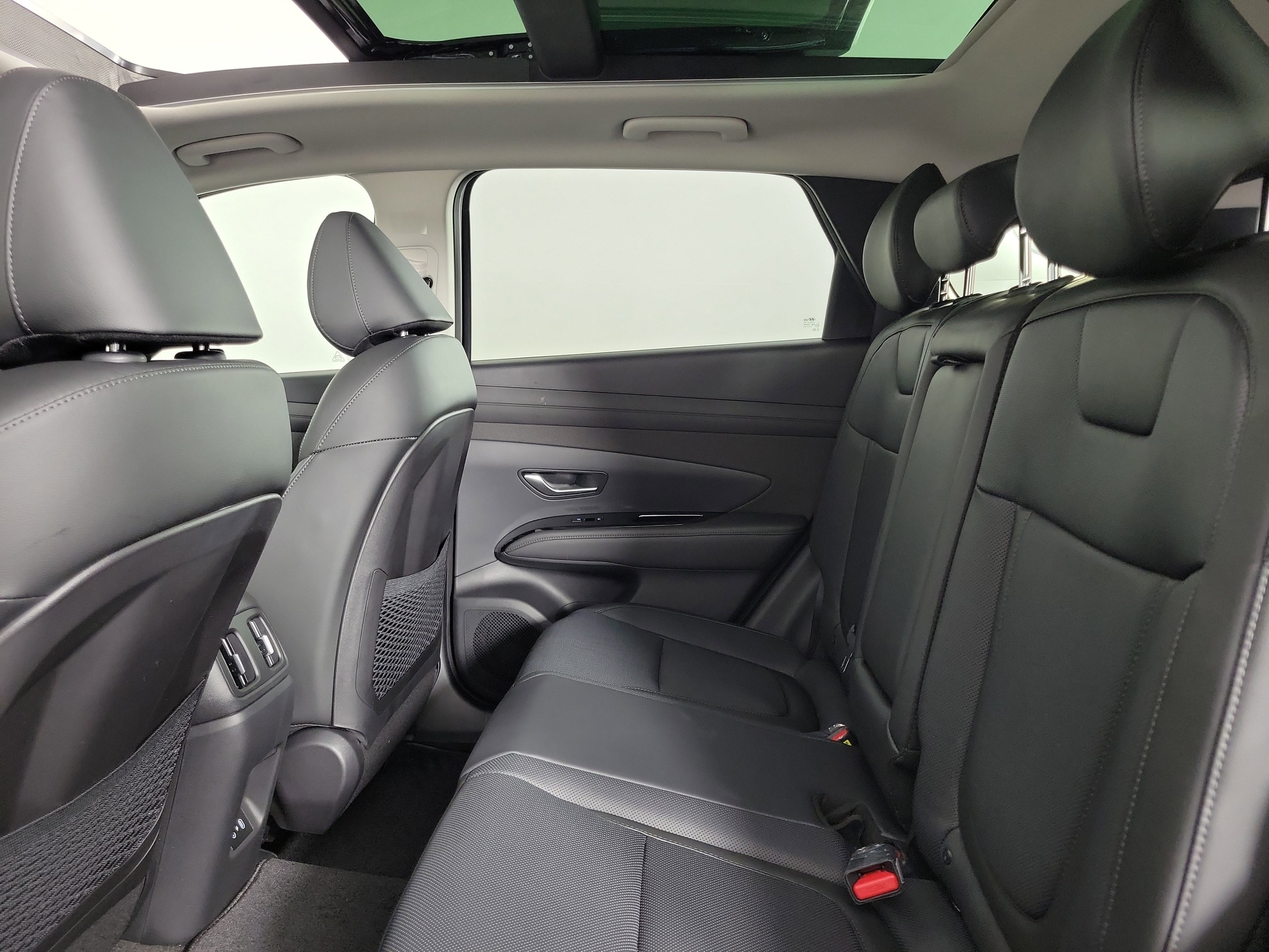New 2025 Hyundai Tucson Limited w/ Tow & Go Package image 29