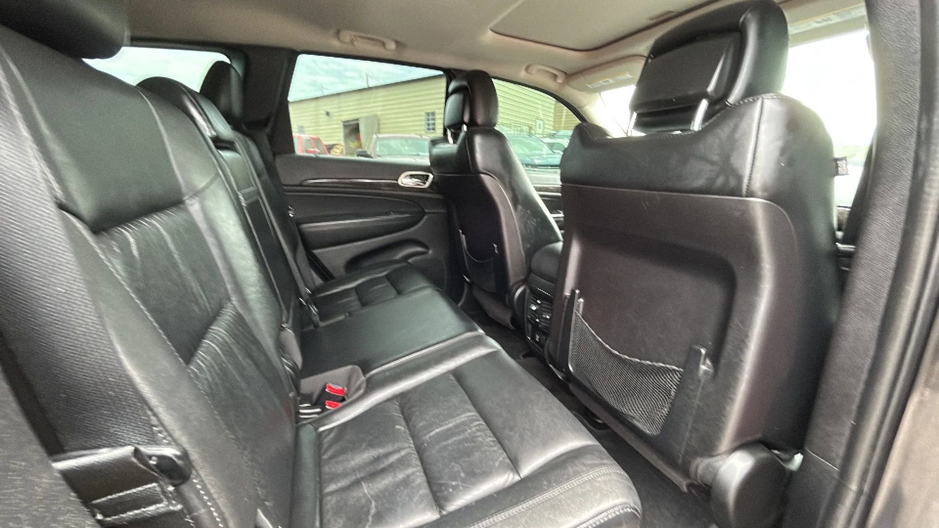Used 2012 Jeep Grand Cherokee Laredo AWD/4WD image 10