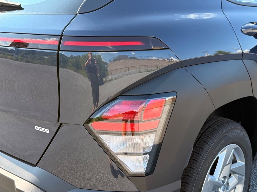 New 2026 Hyundai Kona SE image 8