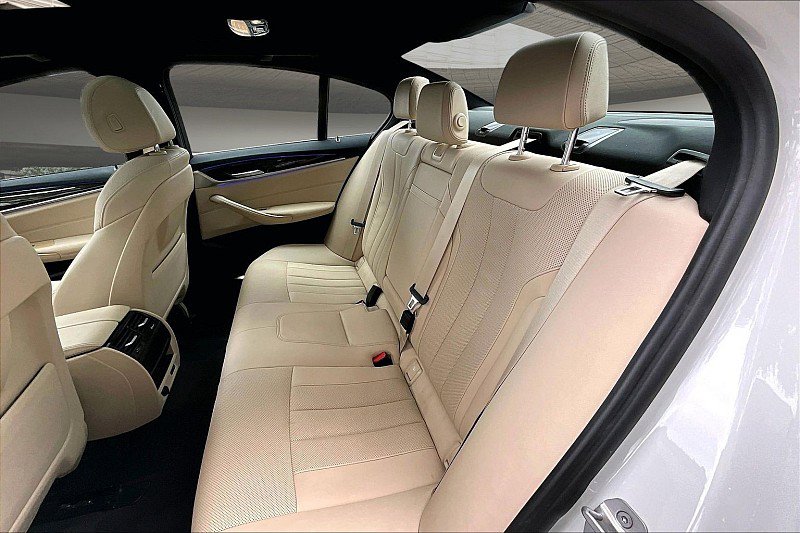 Used 2023 BMW 530i image 22