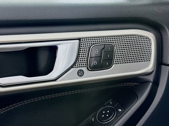 Used 2020 Ford Explorer Limited w/ Hybrid Equipment Group 310A image 11