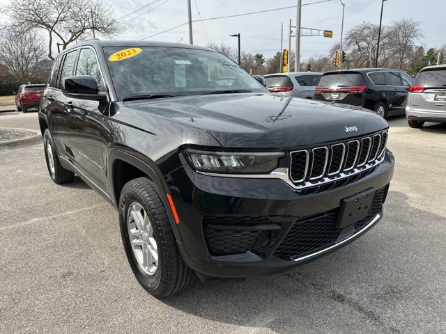 Used 2023 Jeep Grand Cherokee Laredo image 39