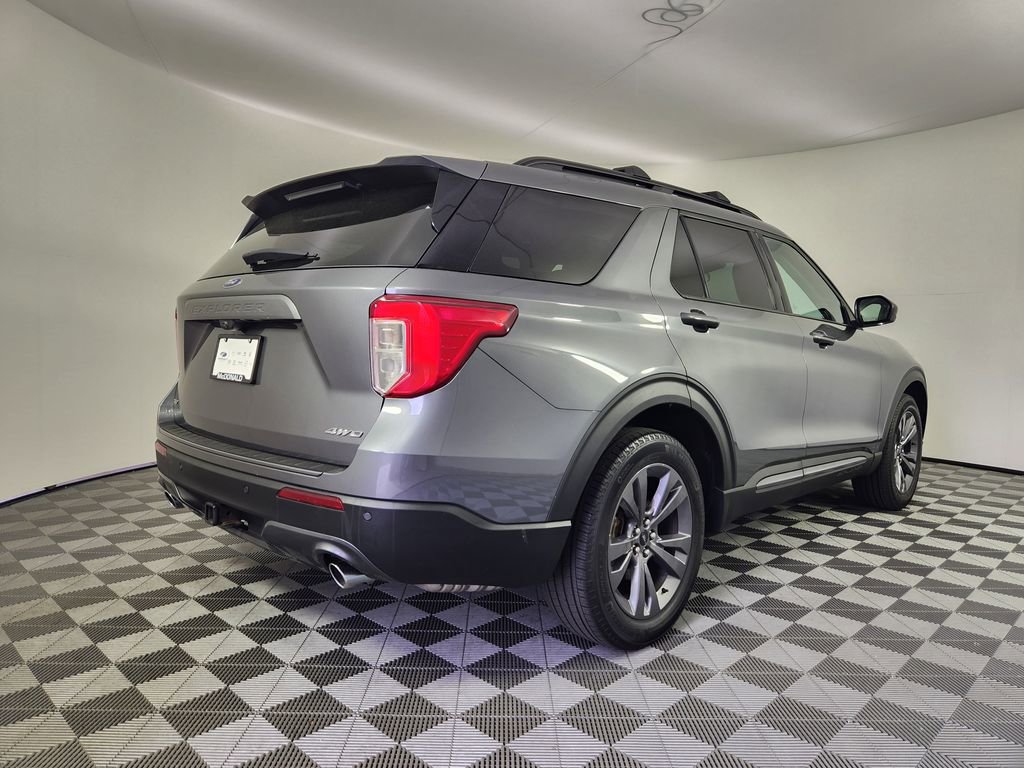 Used 2023 Ford Explorer XLT w/ Equipment Group 202A AWD/4WD image 5