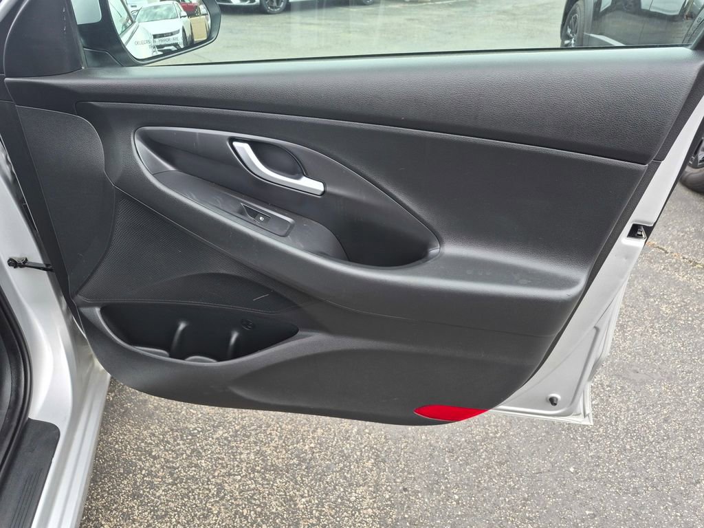 Used 2018 Hyundai Elantra GT image 23