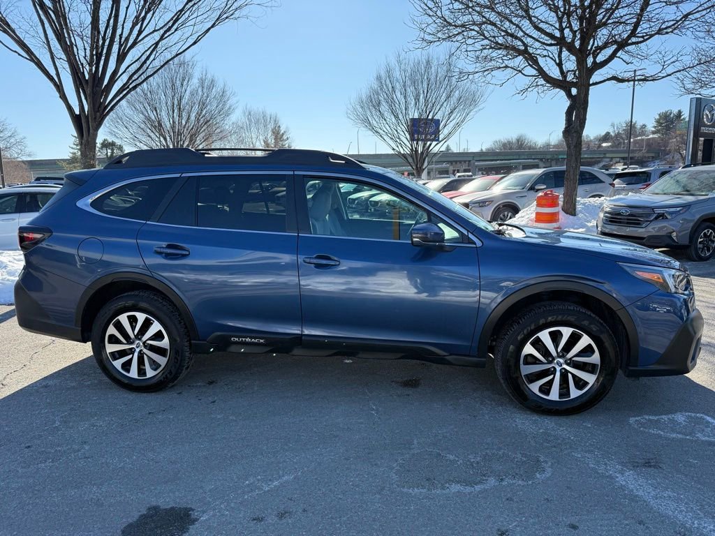 Used 2022 Subaru Outback Premium image 5