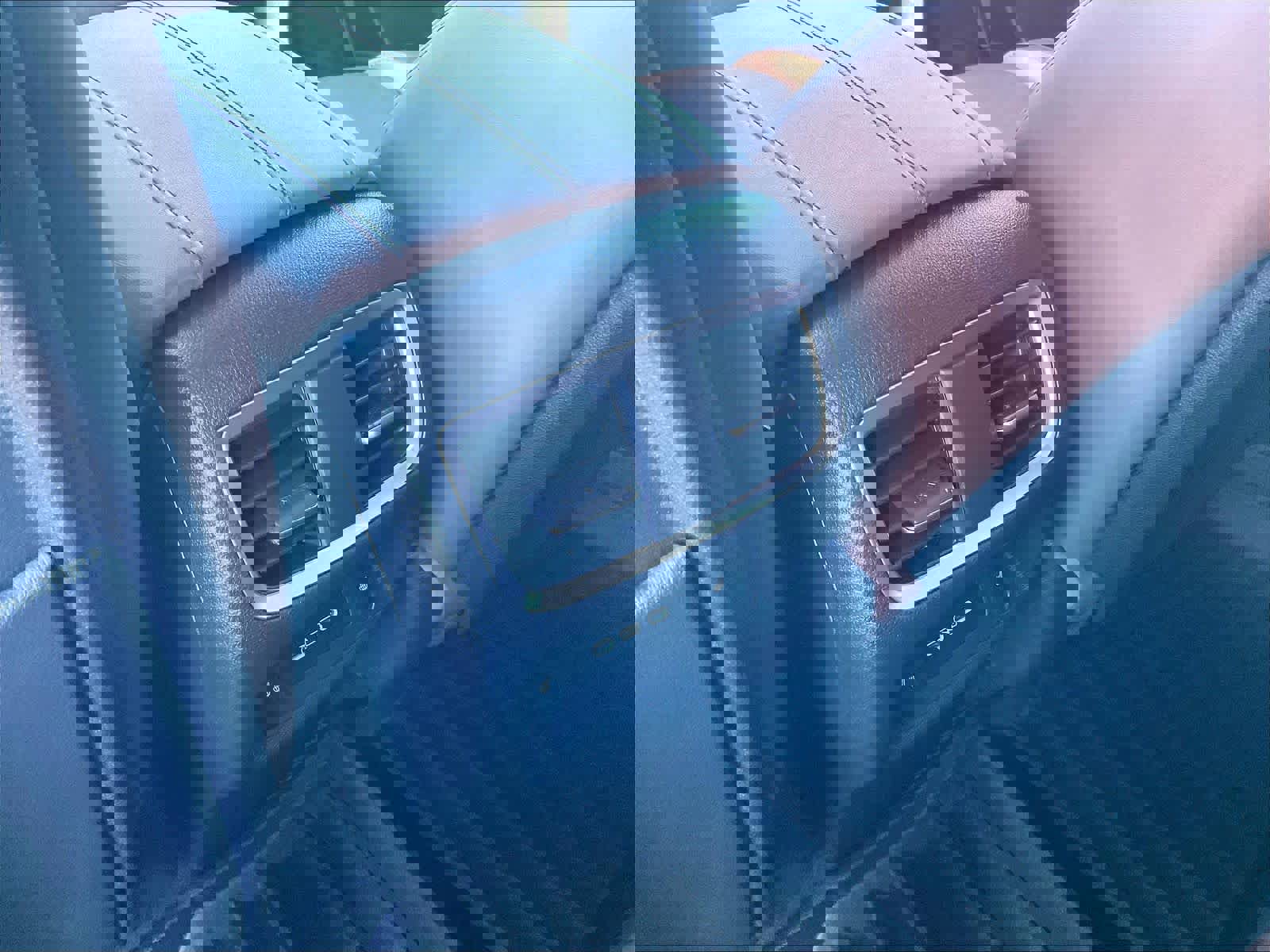 Used 2025 Acura RDX SH-AWD w/ Advance Package image 35