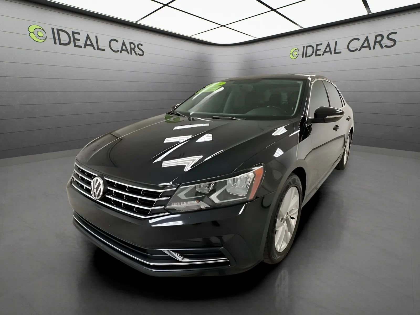 Used 2018 Volkswagen Passat 2.0T SE FWD image 1