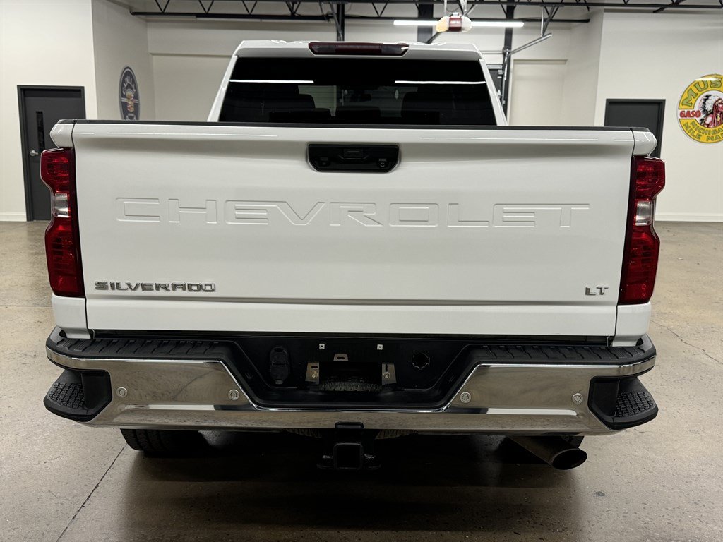 Used 2022 Chevrolet Silverado 2500 LT AWD/4WD image 11