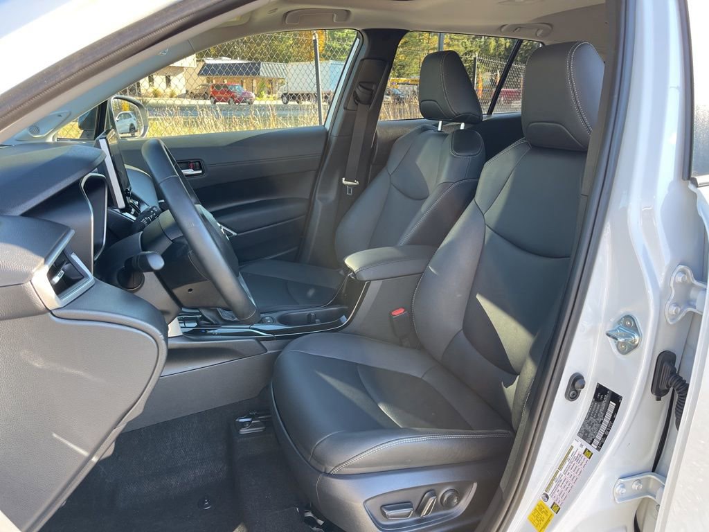 Certified 2025 Toyota Corolla Cross XLE image 19