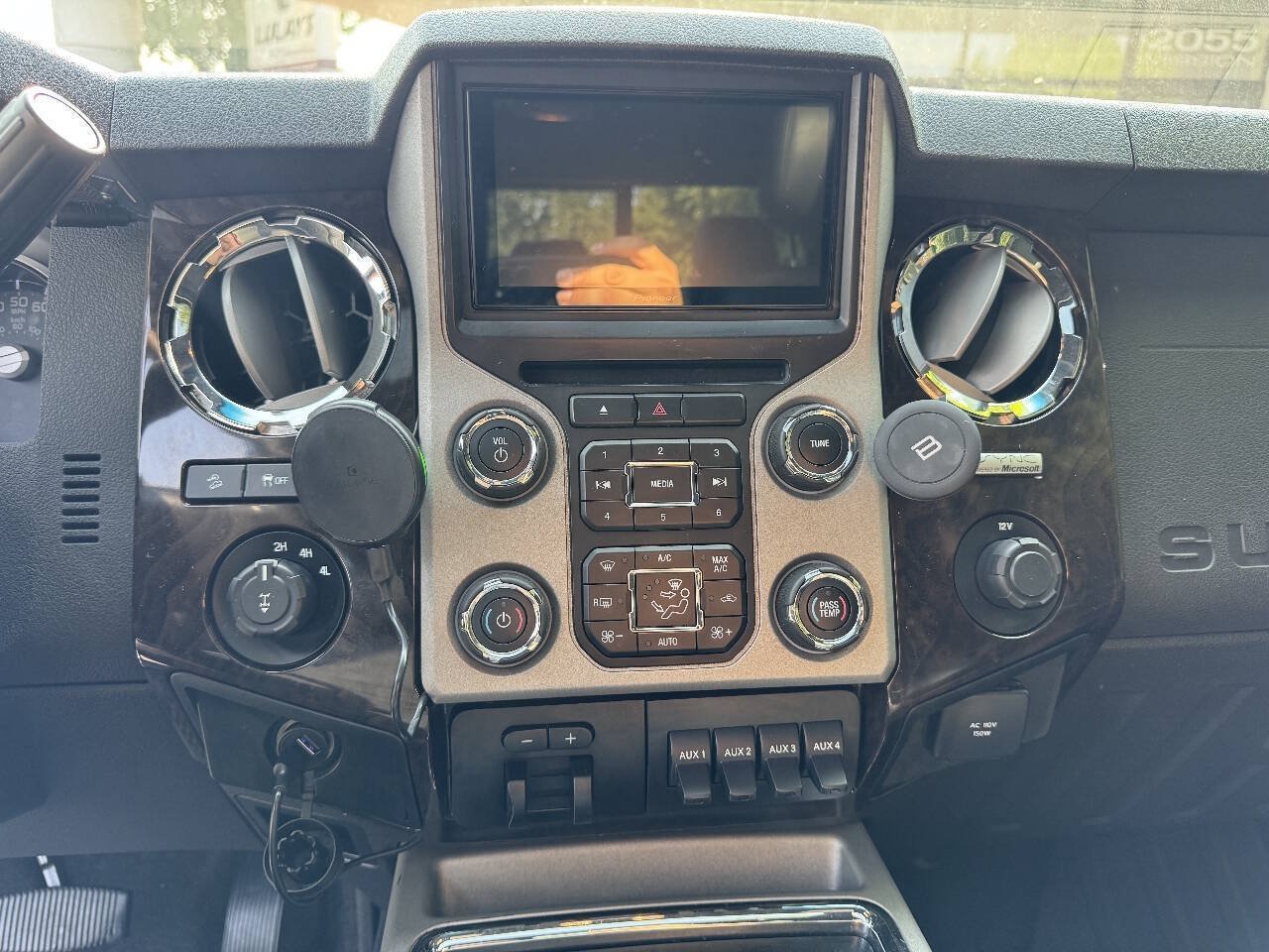 Used 2014 Ford F350 Platinum w/ FX4 Off-Road Package AWD/4WD image 9