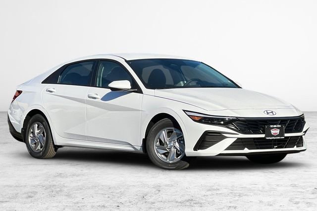 New 2026 Hyundai Elantra SE image 2