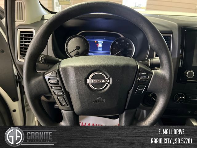 Used 2024 Nissan Frontier SV image 14