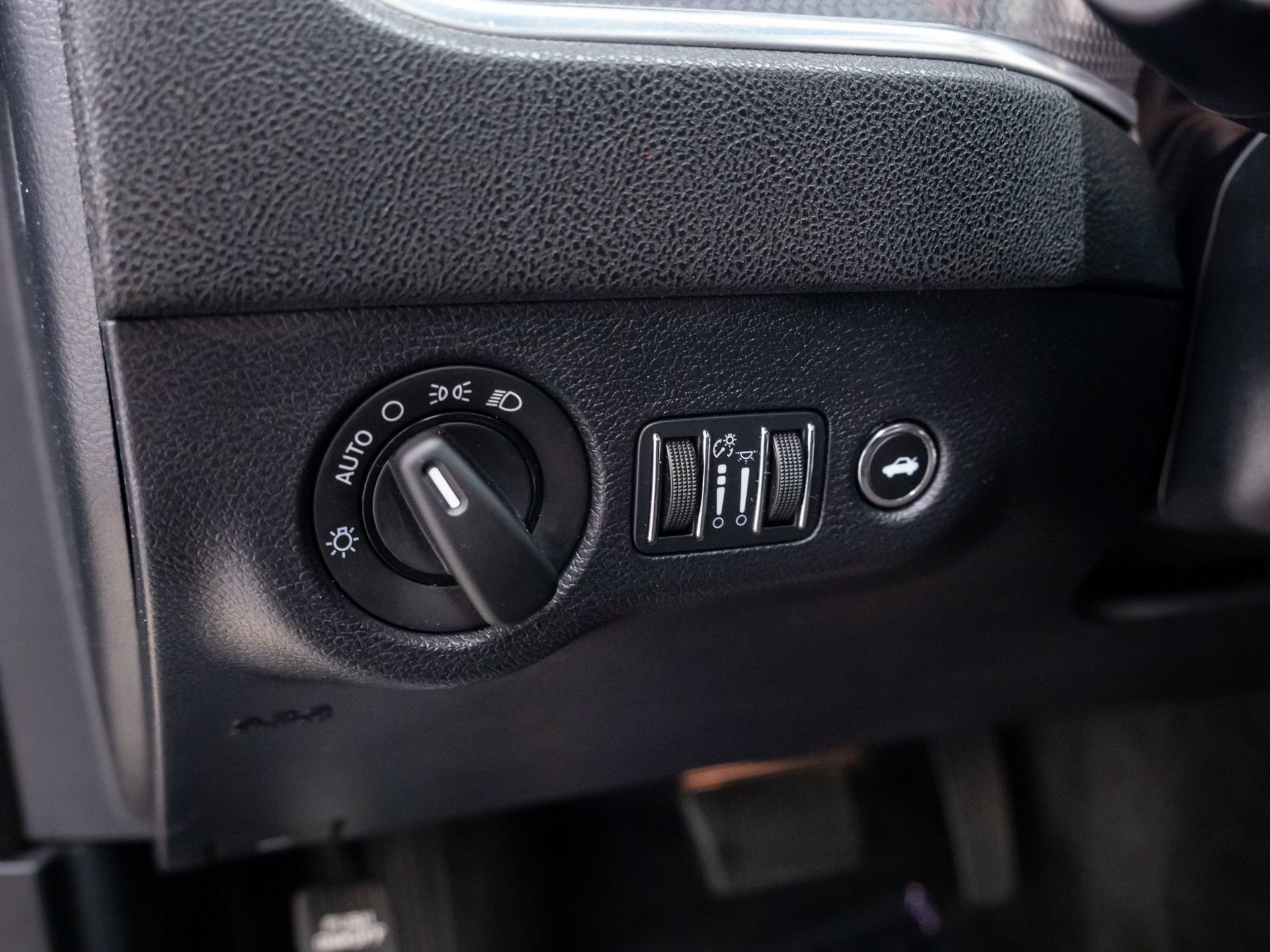 Used 2015 Dodge Charger SRT Hellcat w/ Harman/Kardon Audio Group RWD image 20
