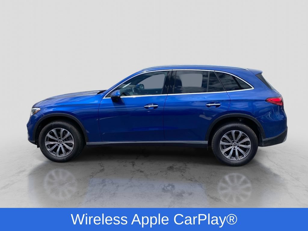 Used 2025 Mercedes-Benz GLC 300 4MATIC image 2