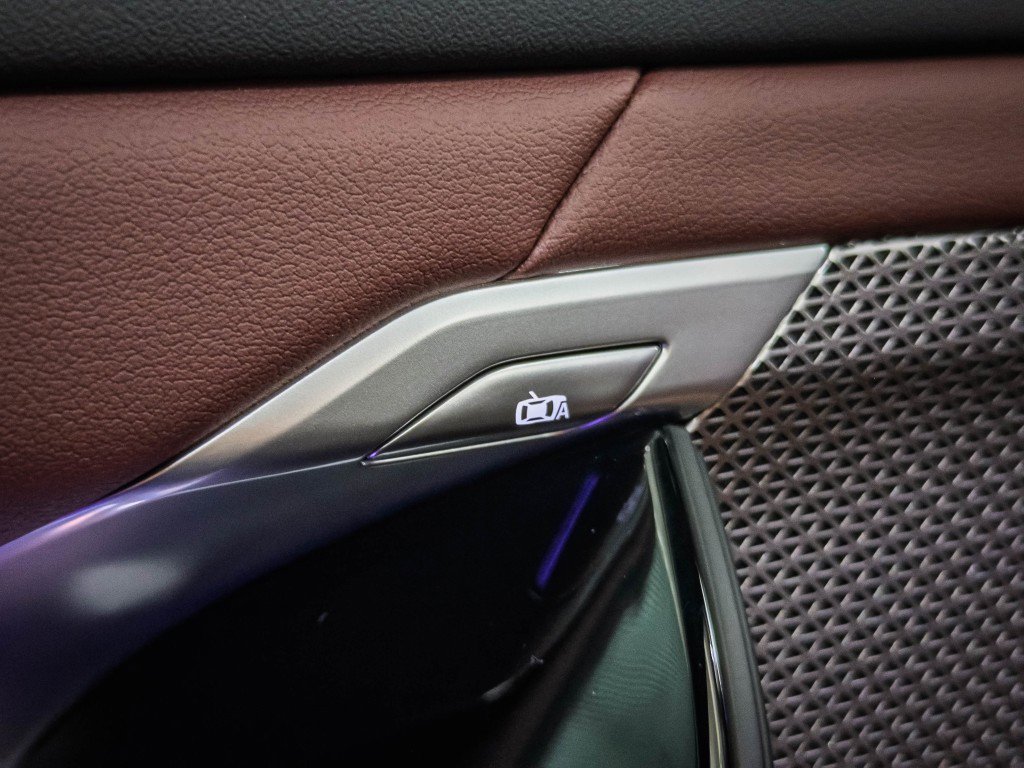 Used 2025 BMW 760i xDrive w/ Executive Package AWD/4WD image 16