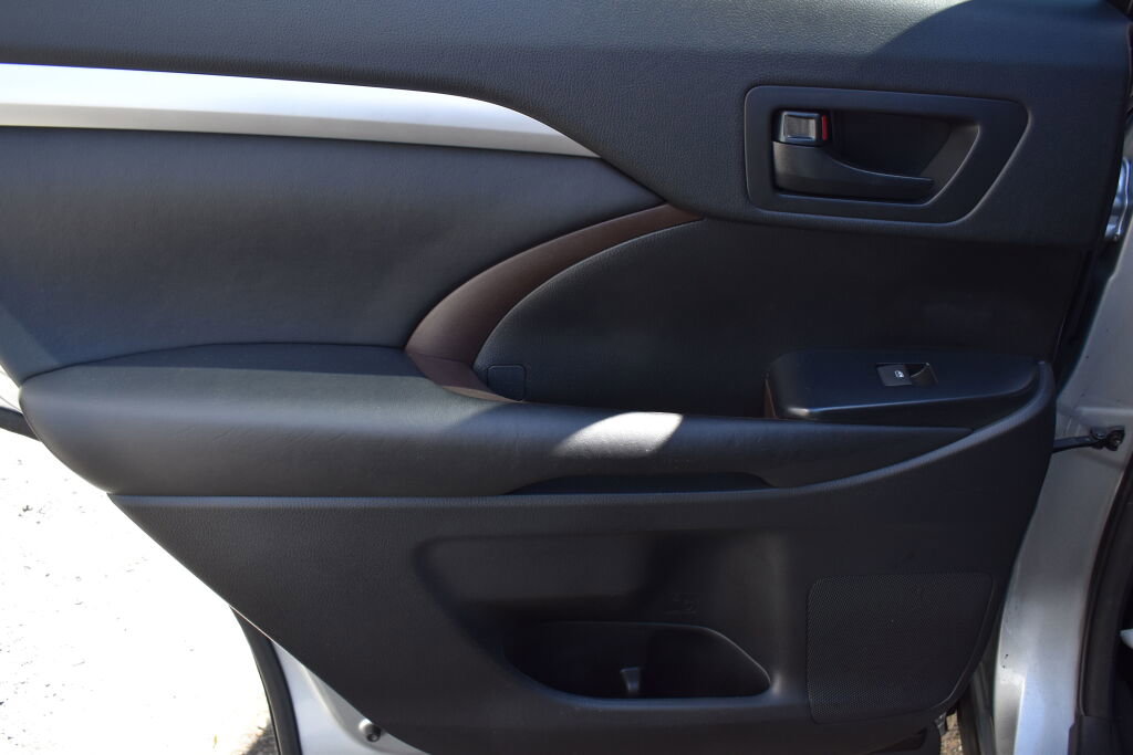 Certified 2017 Toyota Highlander Plus image 19