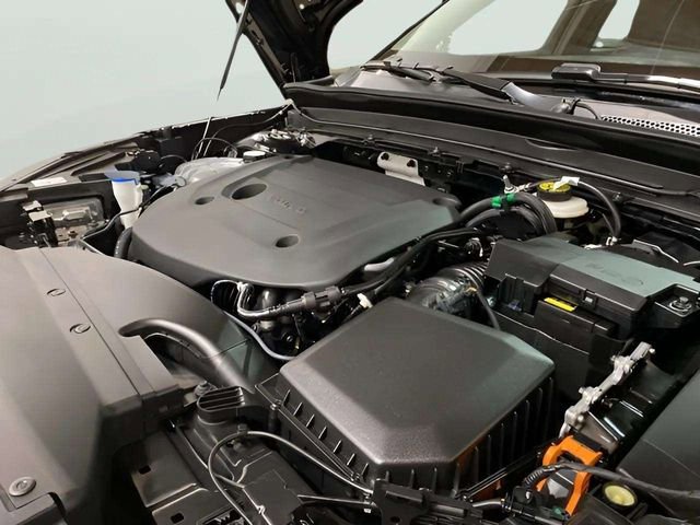 Used 2025 Volvo XC40 B5 Plus image 87