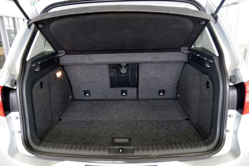 Used 2017 Volkswagen Tiguan S image 29