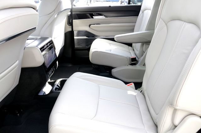 New 2026 Jeep Grand Wagoneer Summit image 18