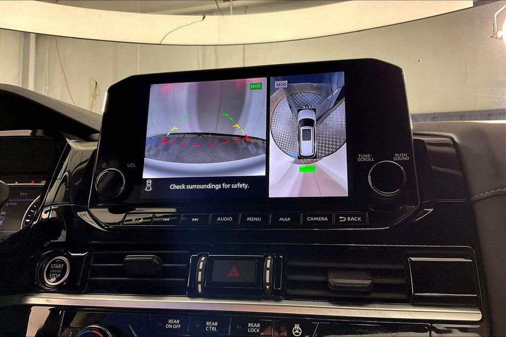 Used 2023 Nissan Pathfinder SL w/ Lighting Package (N92) image 30