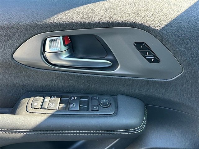 New 2026 Chrysler Pacifica Select image 13