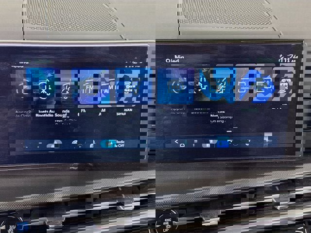 Used 2024 Hyundai Santa Fe SEL image 13