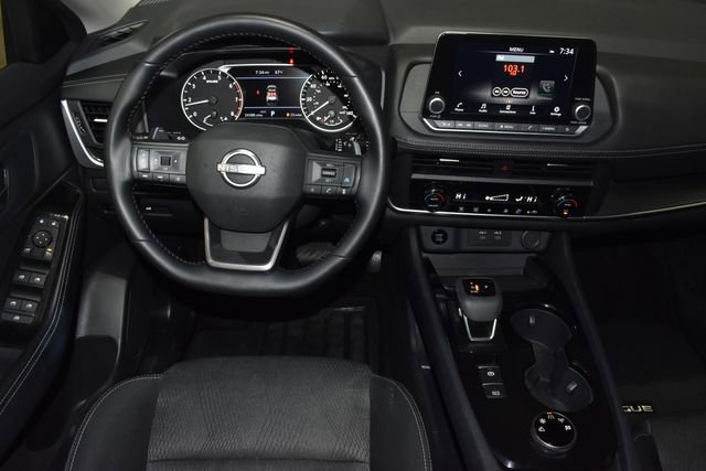 Used 2025 Nissan Rogue SV image 14