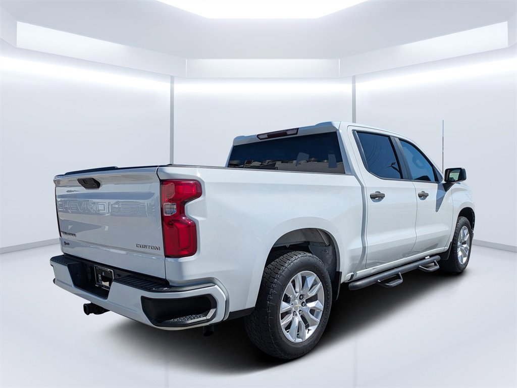 Used 2019 Chevrolet Silverado 1500 Custom w/ Custom Value Package image 3