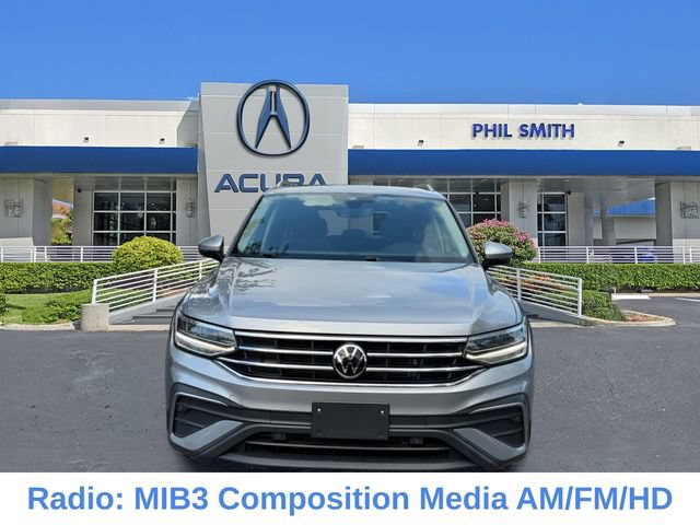 Used 2022 Volkswagen Tiguan SE w/ Panoramic Sunroof Package AWD/4WD image 2