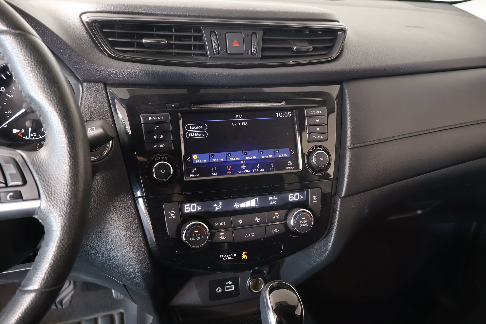 Used 2018 Nissan Rogue SV FWD image 5