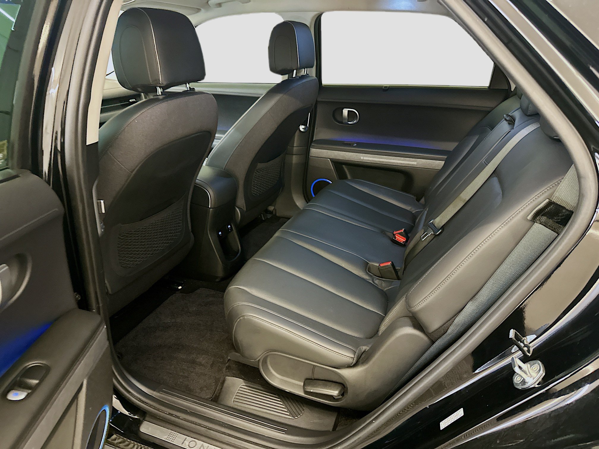 Used 2023 Hyundai Ioniq 5 Limited AWD/4WD image 30