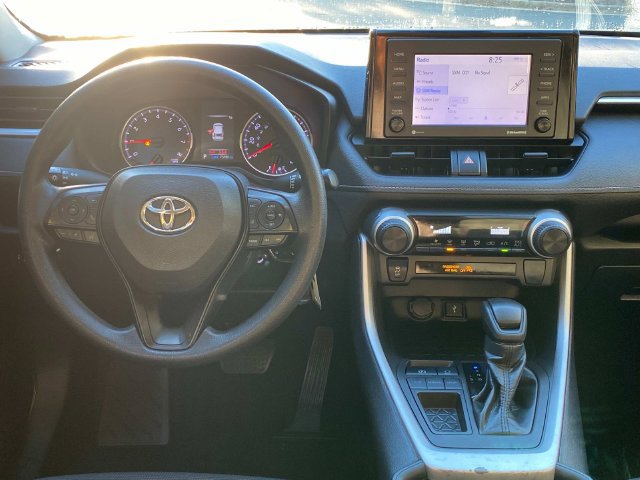 Used 2022 Toyota RAV4 LE FWD image 8