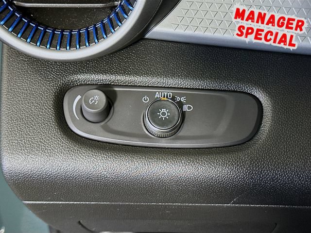Used 2025 Chevrolet Trax LS w/ LS Convenience Package FWD image 11