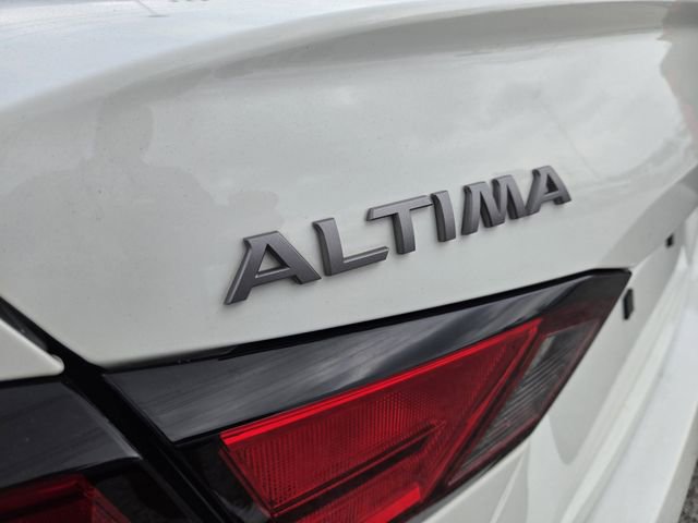 Used 2025 Nissan Altima 2.5 S FWD image 9