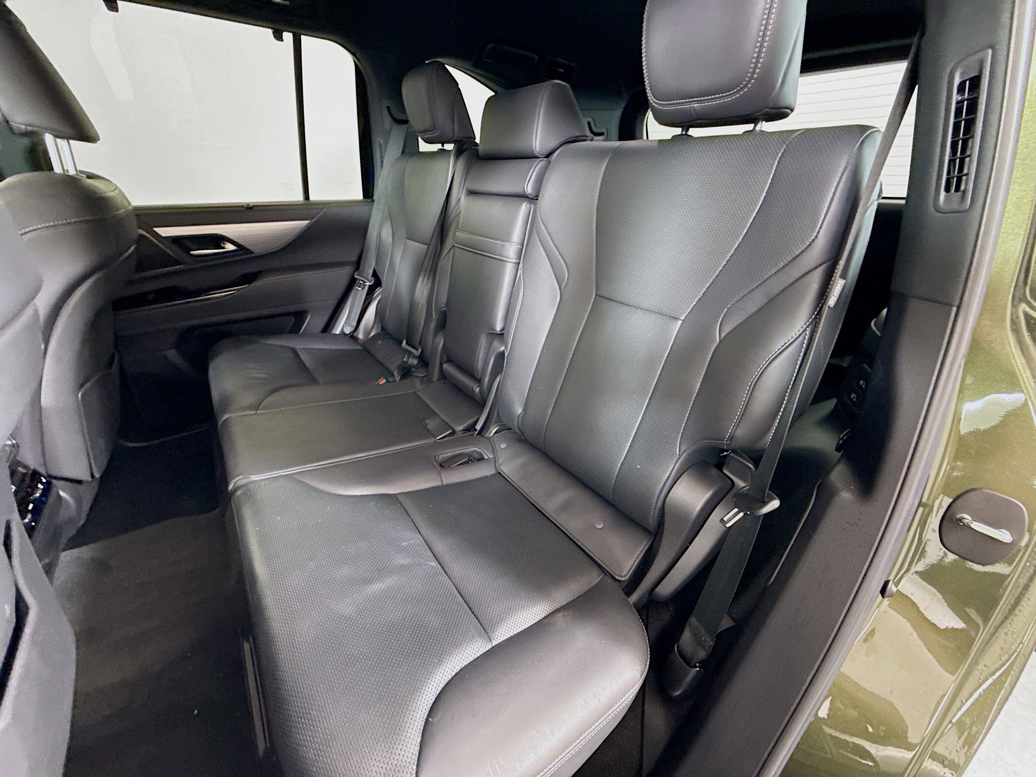 Used 2023 Lexus LX 600 F Sport w/ Accessory Package (Z1) image 24