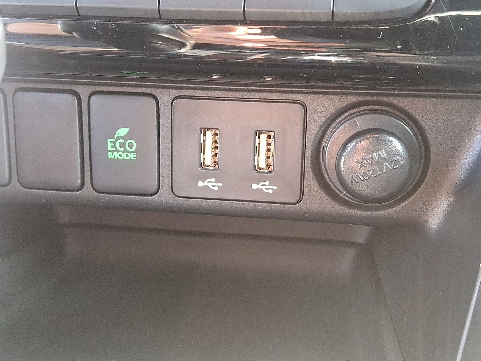 New 2025 Mitsubishi Eclipse Cross Black Edition image 23