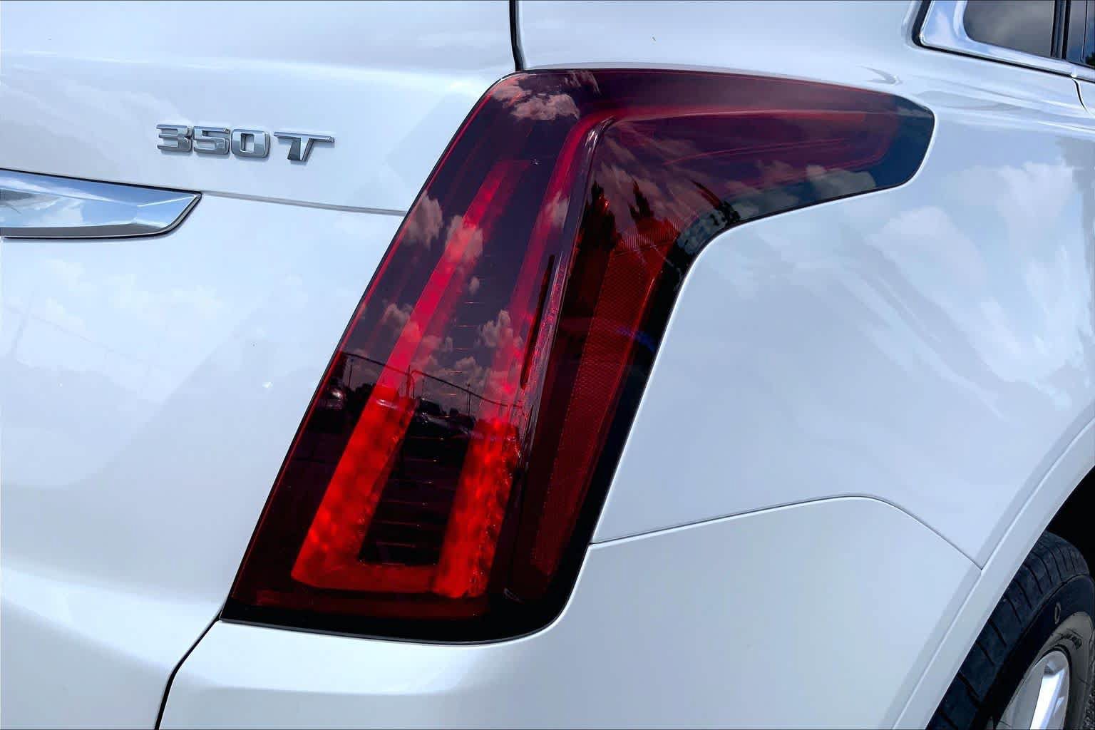 Used 2025 Cadillac XT5 Luxury w/ LPO, Floor Liner Package FWD image 30